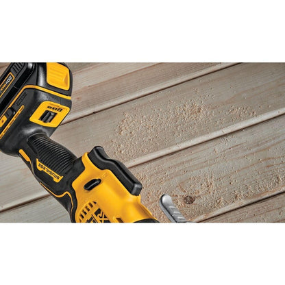 DEWALT 20V MAX XR Oscillating Tool Kit, 3-Speed (DCS356C1)