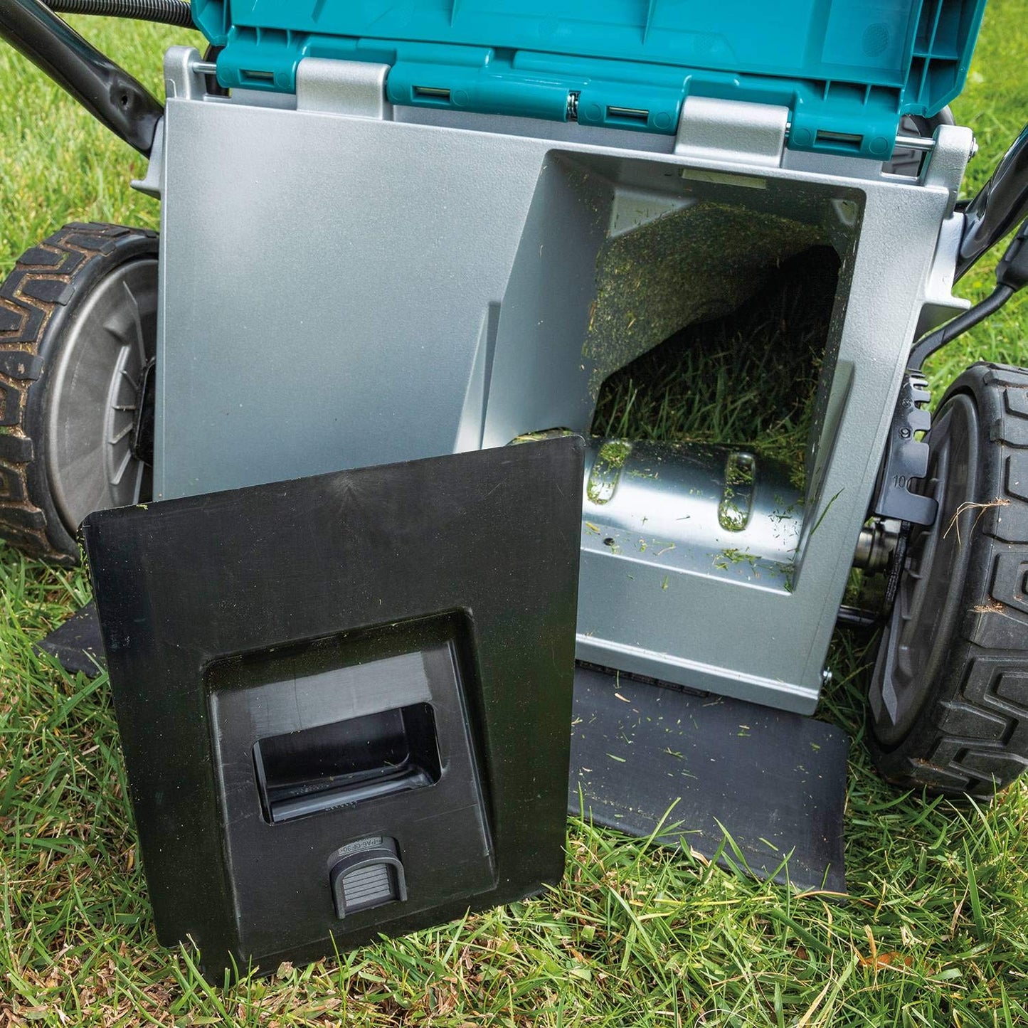 Makita DLM533Z Twin 18V (36V) Li-ion LXT 53cm Brushless Lawn Mower - Batteries and Charger Not Included