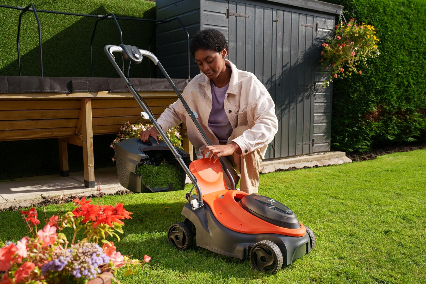 Flymo 18V SimpliMow 320 Cordless Lawn Mower – Lightweight & Easy-to-Use